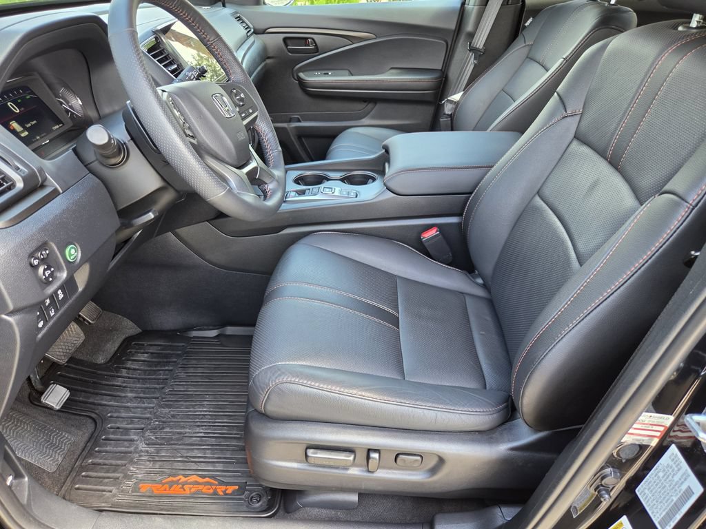 Certified 2025 Honda Passport TrailSport image 14