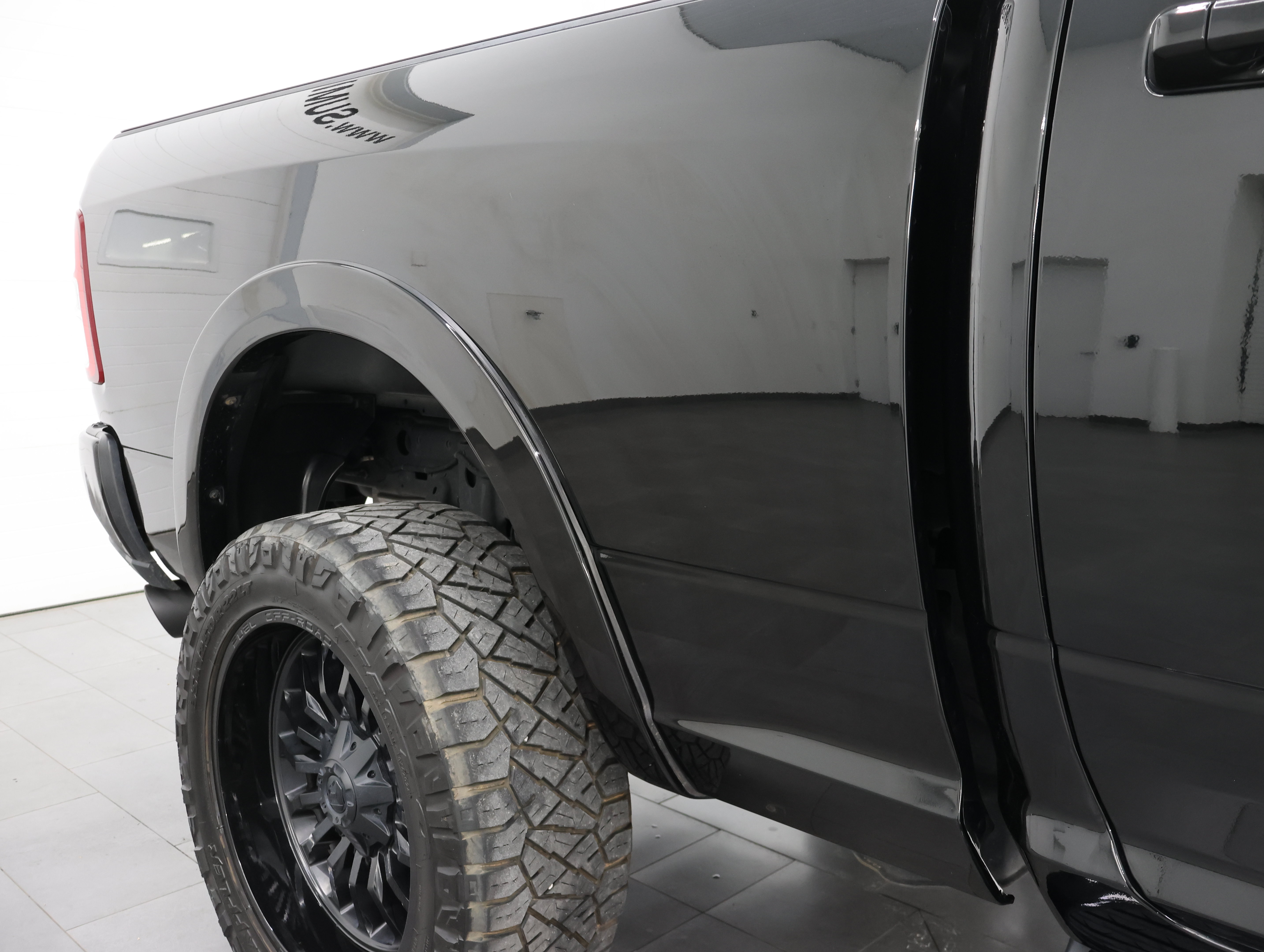 Used 2024 RAM 2500 Big Horn w/ Night Edition AWD/4WD image 27