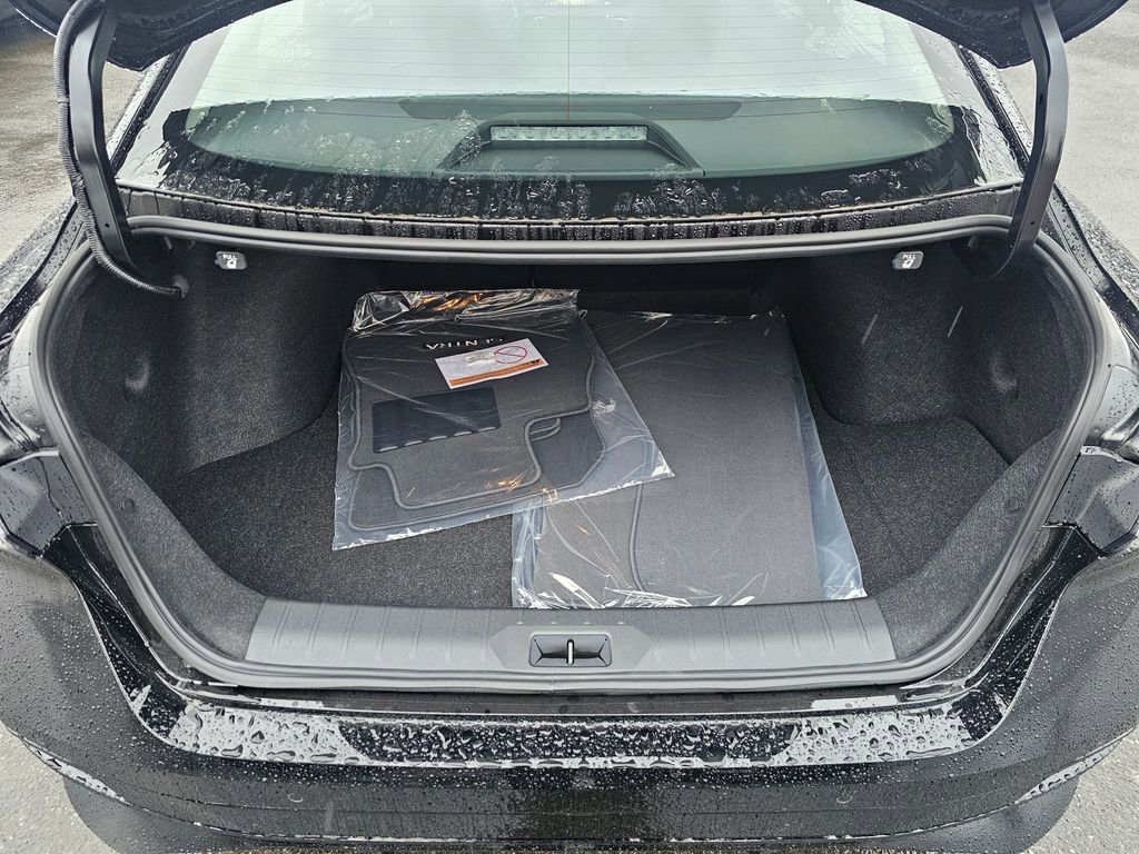 New 2026 Nissan Sentra SR w/ SR Premium Package FWD image 23