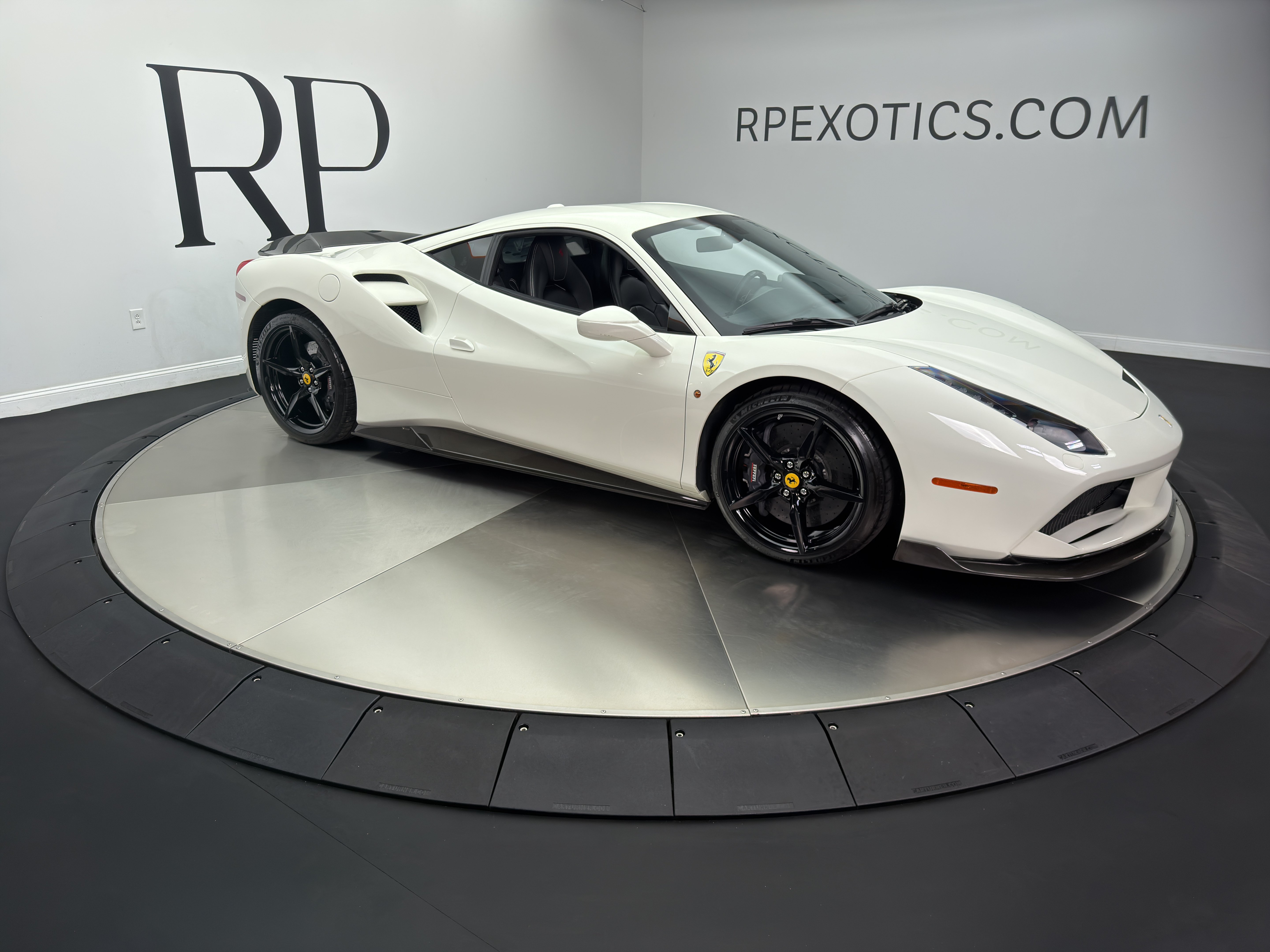 Used 2019 Ferrari 488 GTB RWD image 15