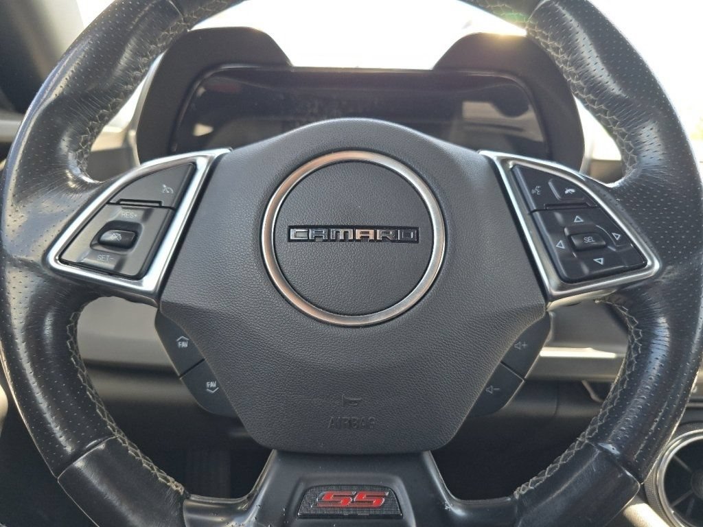 Used 2018 Chevrolet Camaro SS RWD image 24