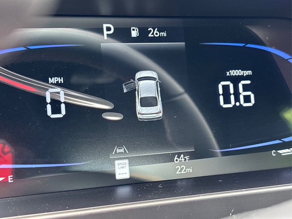 Certified 2025 Hyundai Elantra Sport image 13