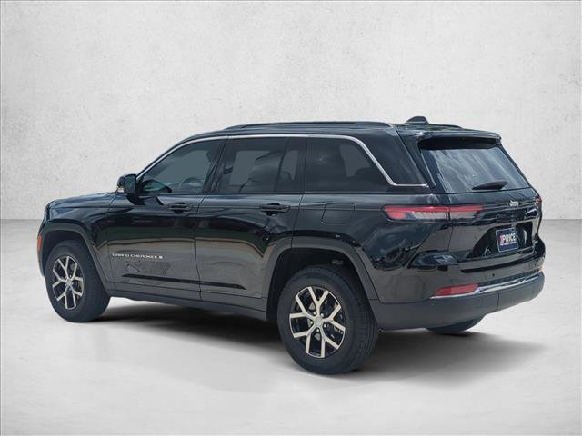 Used 2025 Jeep Grand Cherokee Limited RWD image 7
