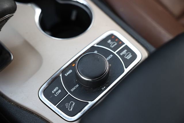 Used 2015 Jeep Grand Cherokee Summit AWD/4WD image 40