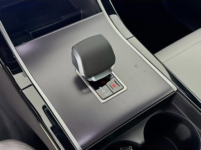 Used 2026 Land Rover Range Rover Velar Dynamic SE image 19