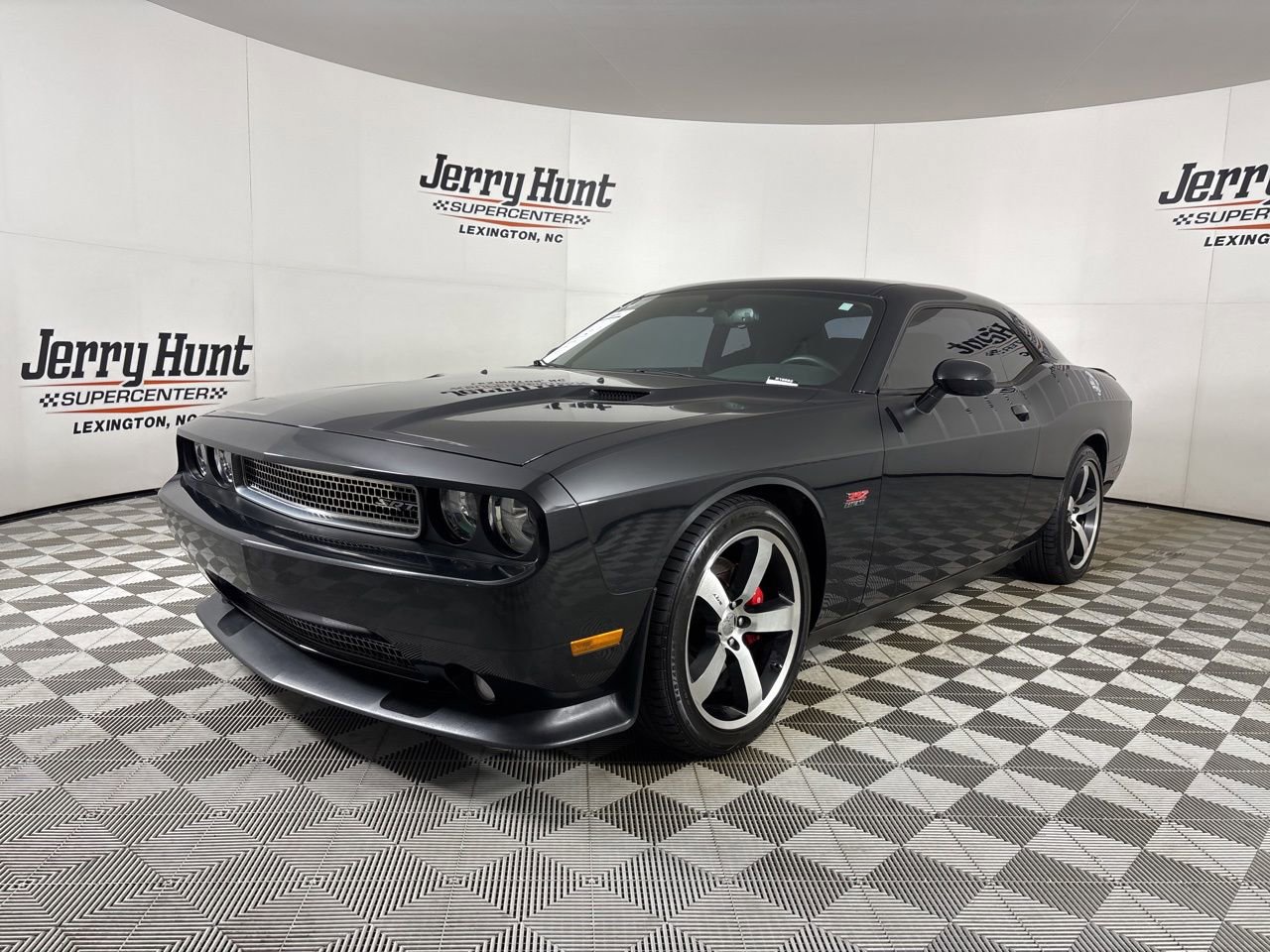 Used 2014 Dodge Challenger SRT8 w/ Harman/Kardon Audio Group RWD image 1