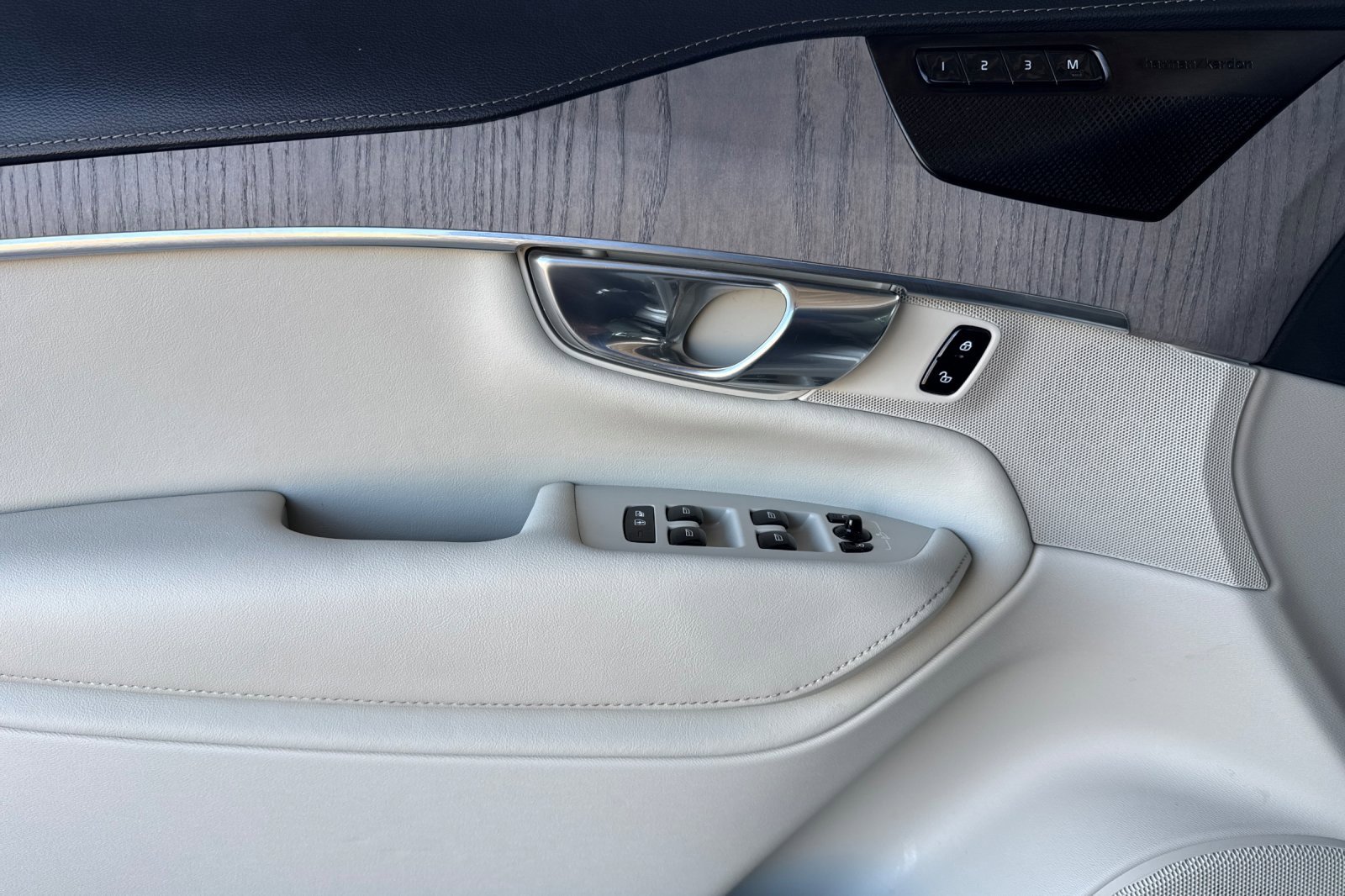 Used 2022 Volvo XC90 T6 Inscription image 10