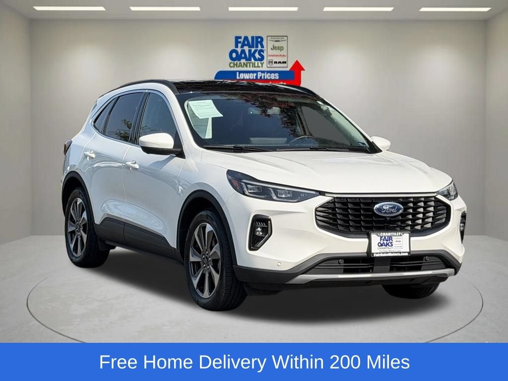 Used 2023 Ford Escape Platinum AWD/4WD image 1