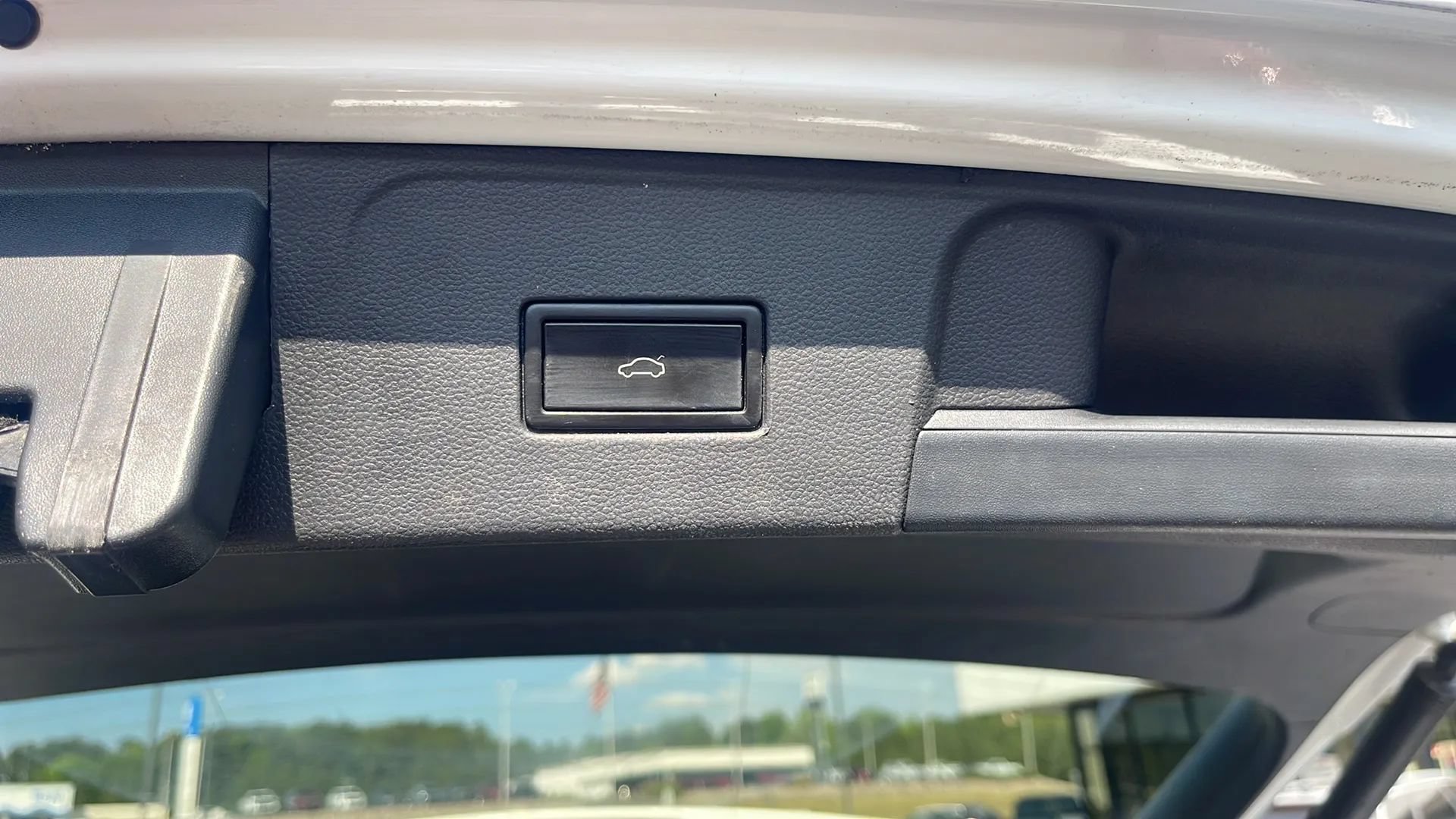 Used 2019 Volkswagen Atlas SE w/ Panoramic Sunroof Package FWD image 25