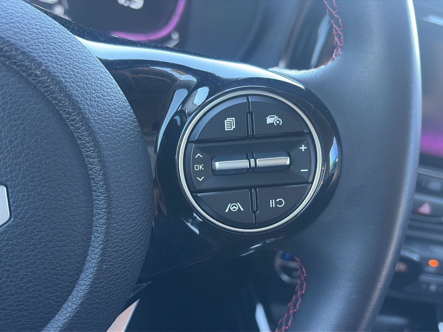 Used 2023 Kia Soul GT-Line FWD image 8