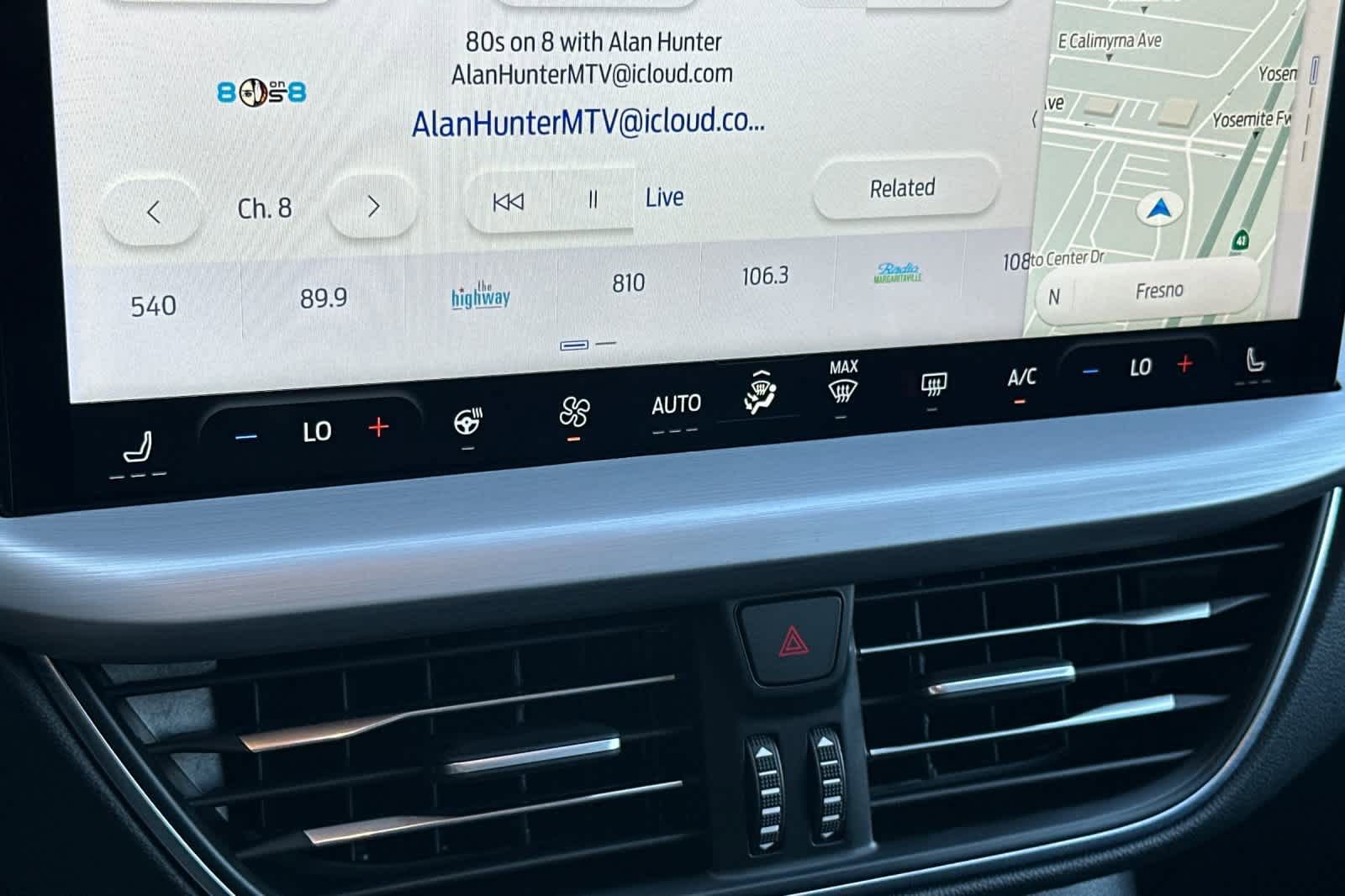 Certified 2024 Ford Escape Platinum w/ Premium Technology Package image 21