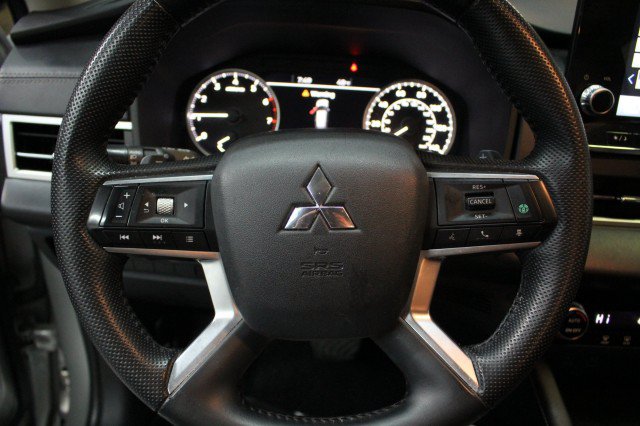 Used 2023 Mitsubishi Outlander SE FWD image 9
