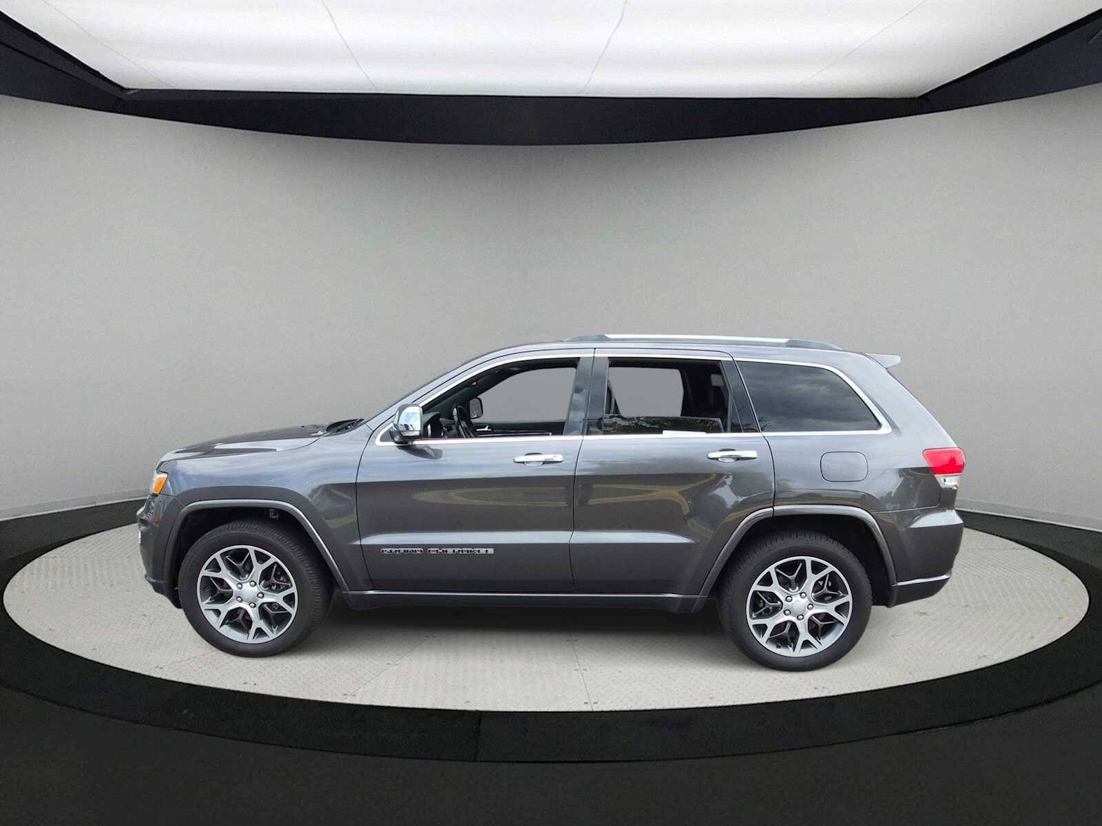 Used 2020 Jeep Grand Cherokee Overland AWD/4WD image 5