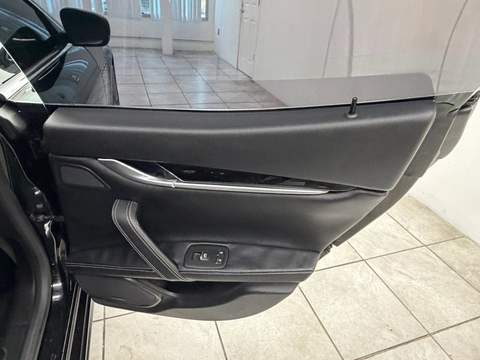 Used 2017 Maserati Ghibli S RWD image 18