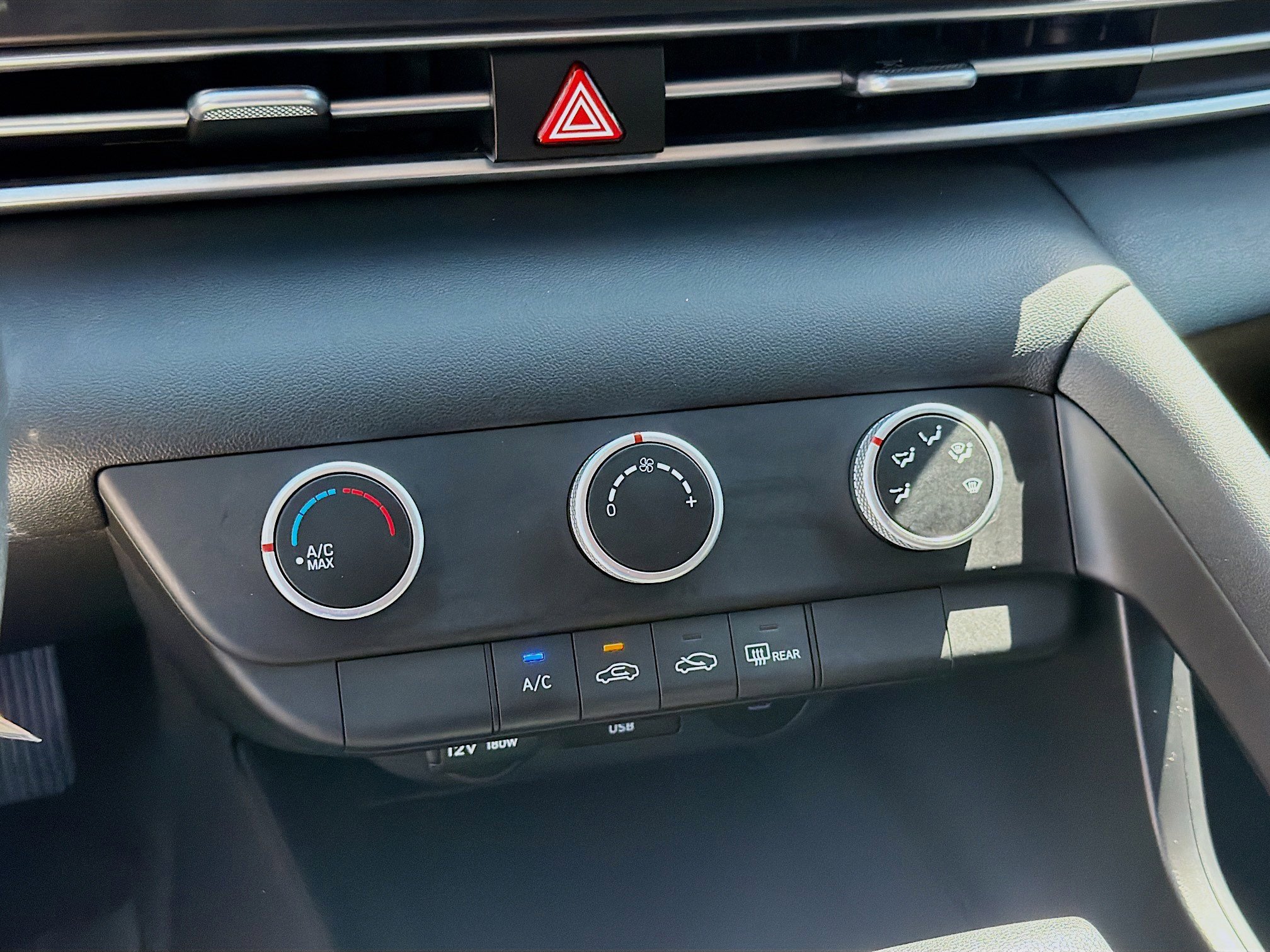 Used 2025 Hyundai Elantra SE image 12