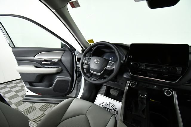 New 2026 Toyota Grand Highlander XLE image 19