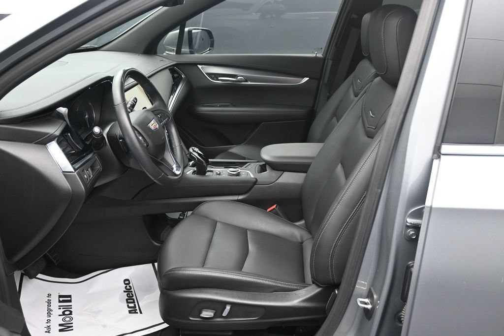 Certified 2024 Cadillac XT6 Luxury FWD image 10