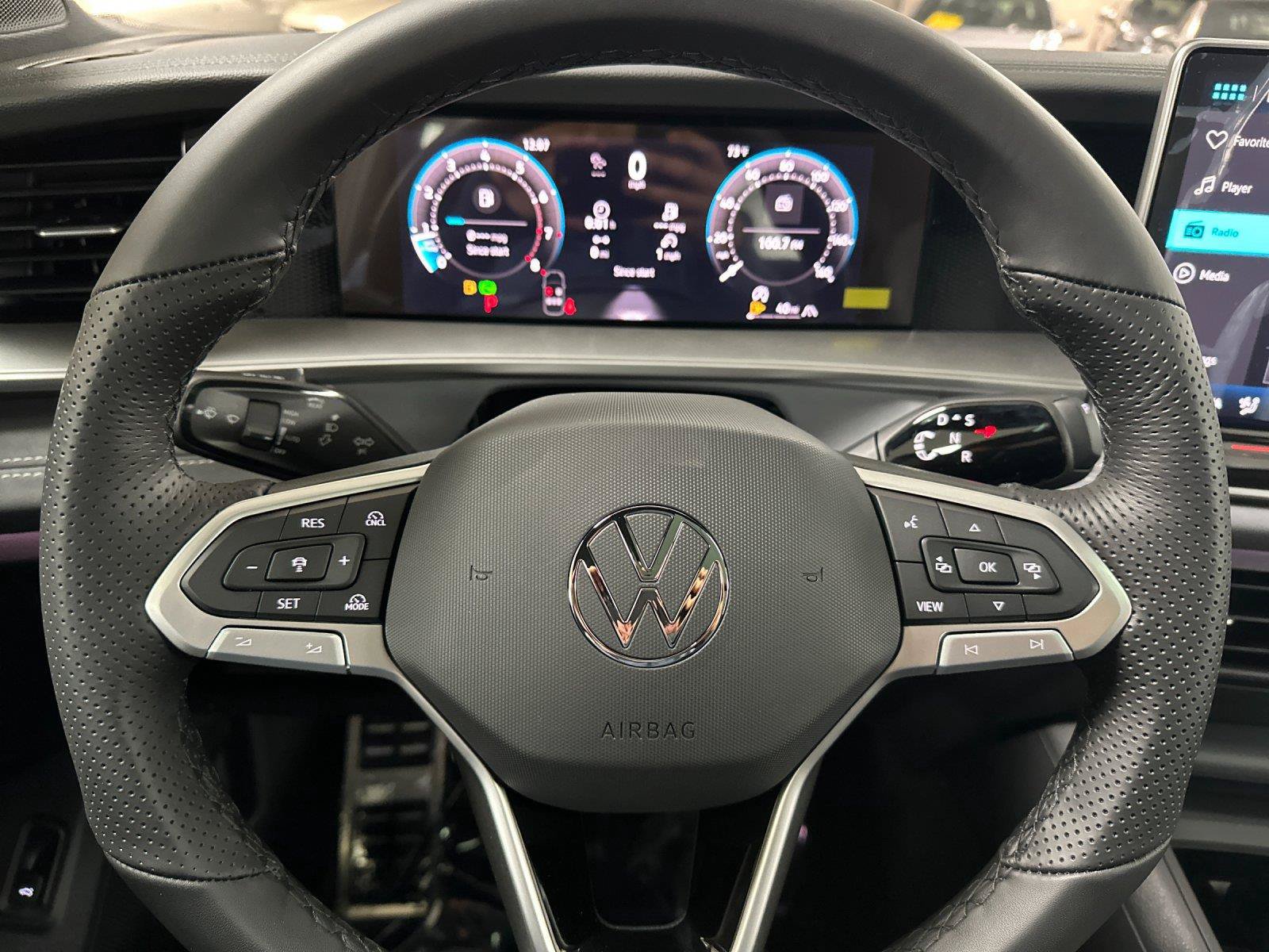 New 2026 Volkswagen Tiguan SE R-Line AWD/4WD image 22