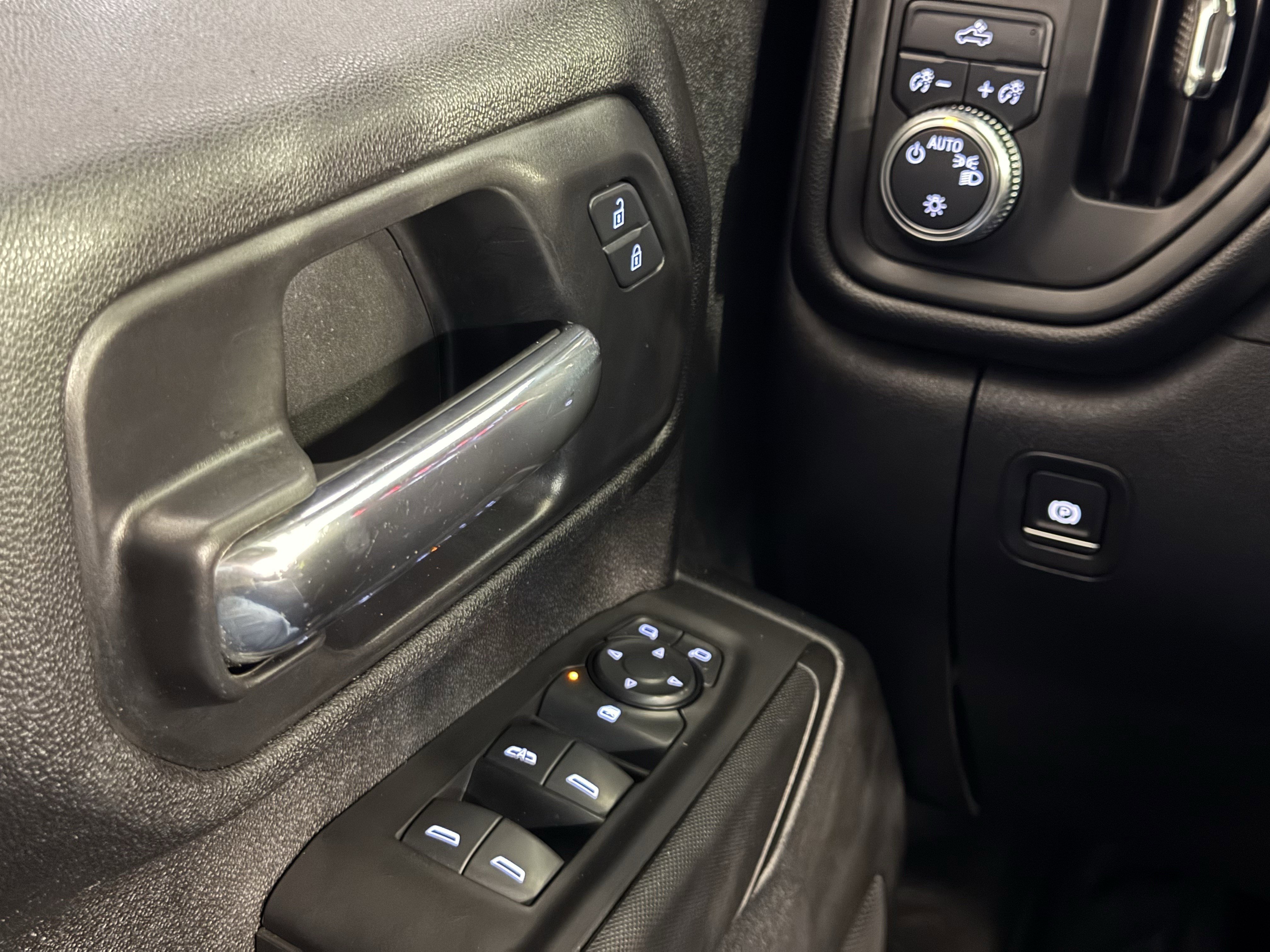 Used 2021 GMC Sierra 2500 4x4 Crew Cab w/ Convenience Package image 22