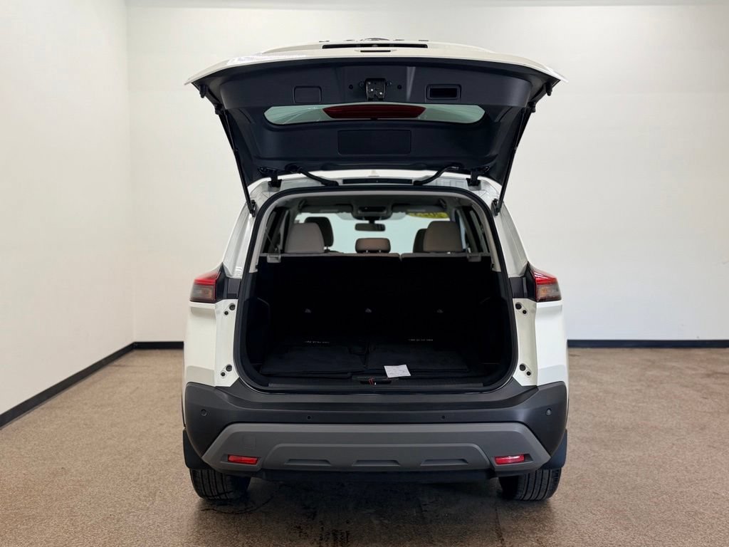 Used 2023 Nissan Rogue SV AWD/4WD image 5