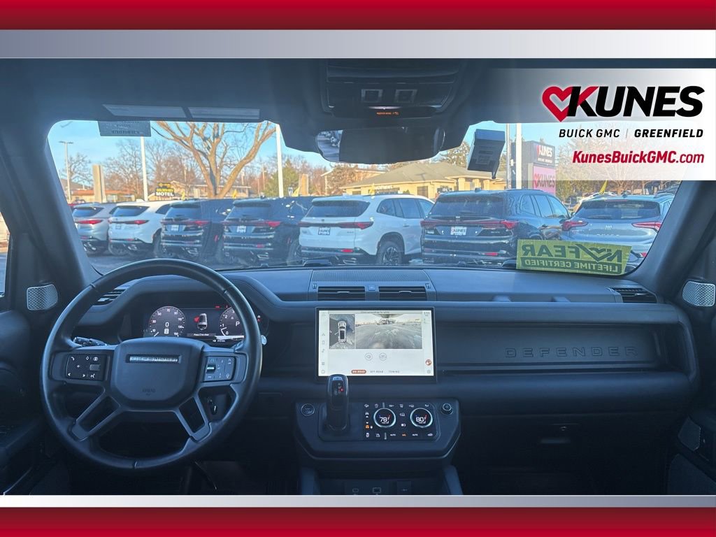 Used 2024 Land Rover Defender 130 X-Dynamic SE image 40