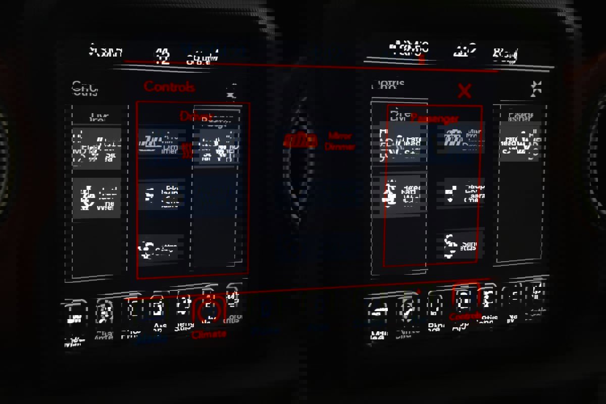 Used 2018 Jeep Wrangler Unlimited Rubicon w/ Dual Top Group AWD/4WD image 34