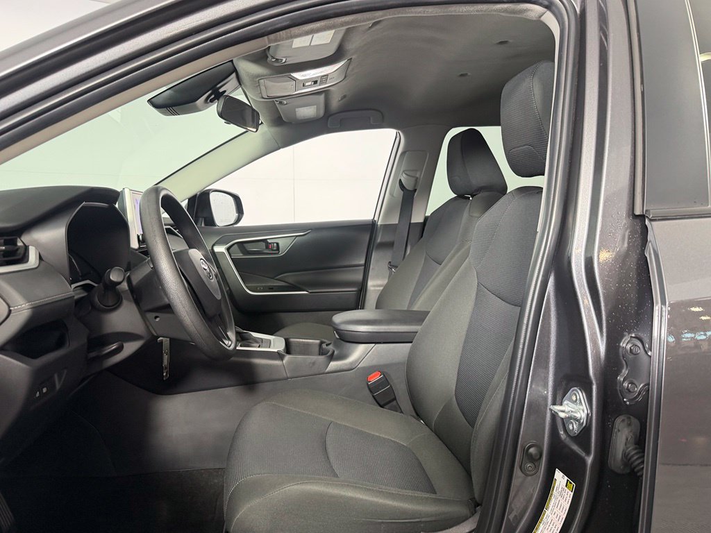 Used 2025 Toyota RAV4 LE AWD/4WD image 20