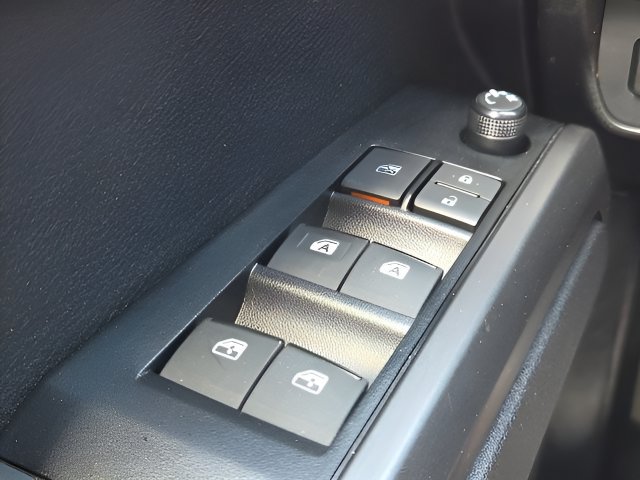 Used 2023 Toyota Tacoma TRD Sport w/ Technology Package AWD/4WD image 16