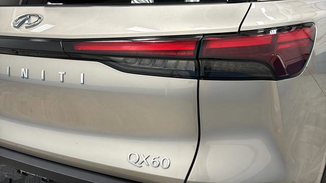 Used 2023 INFINITI QX60 Luxe image 37