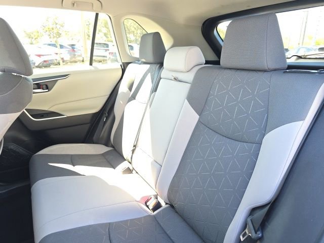 Used 2020 Toyota RAV4 XLE image 7