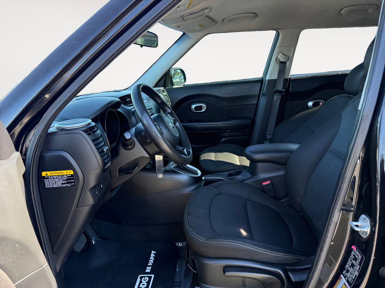 Used 2016 Kia Soul + image 10