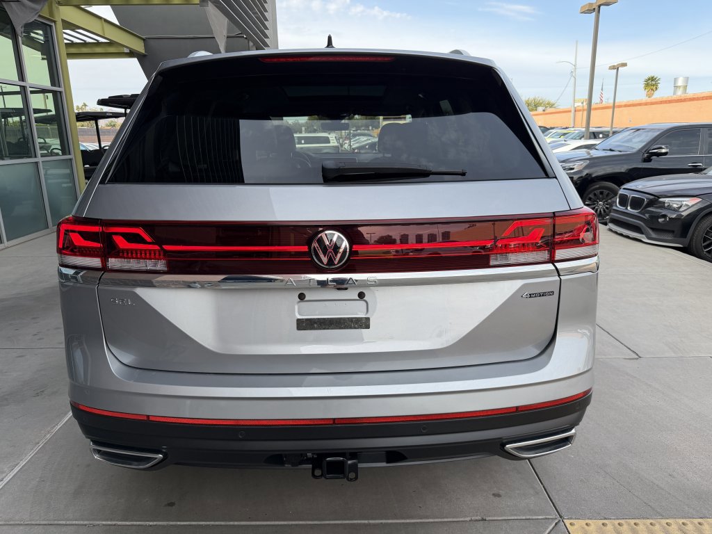 Used 2024 Volkswagen Atlas SEL image 13
