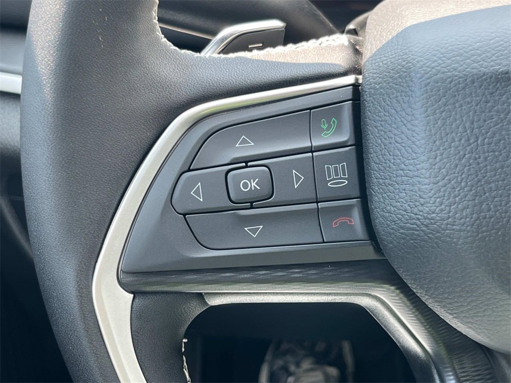 New 2025 Jeep Grand Cherokee Altitude image 28