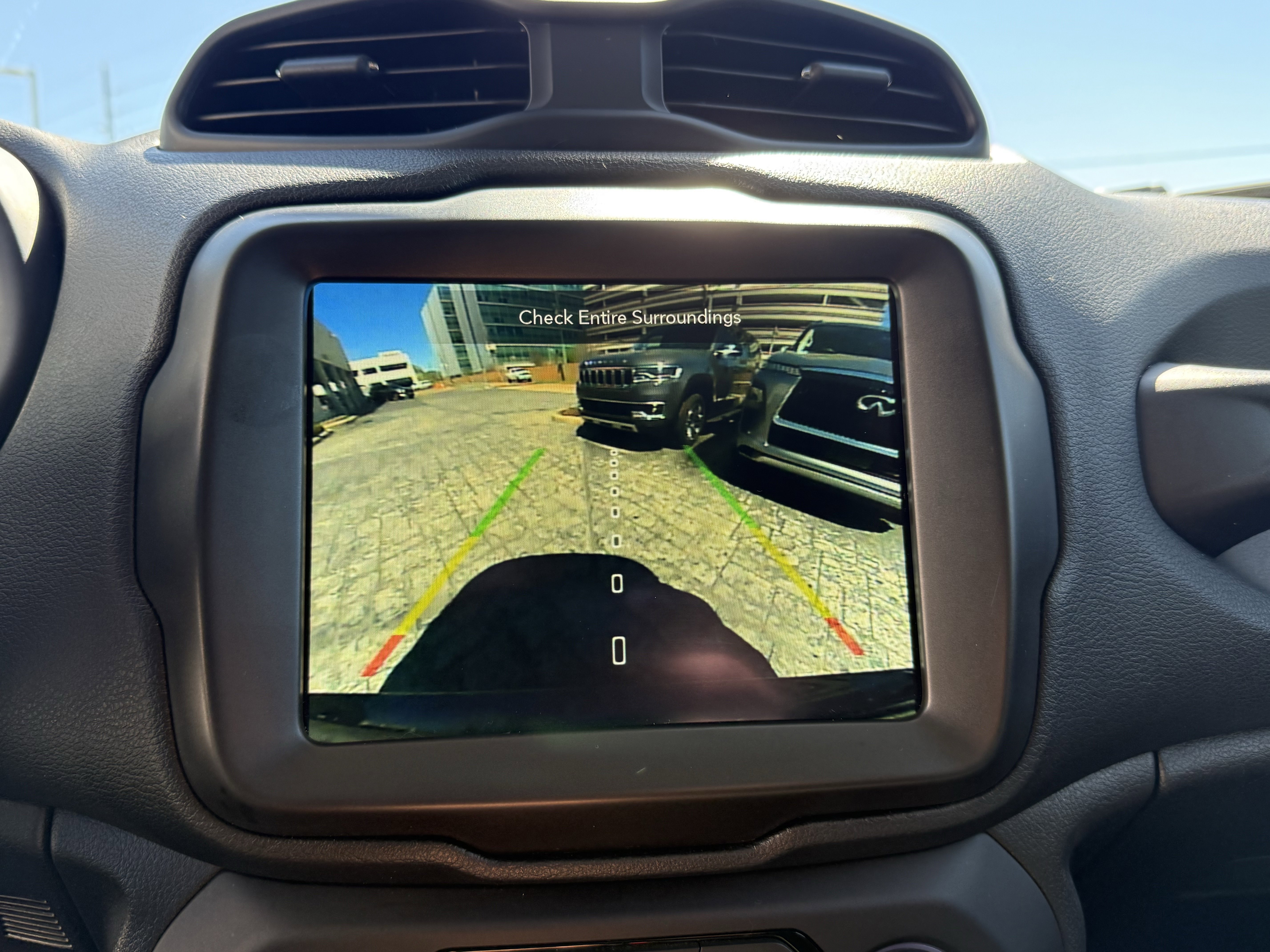 Used 2023 Jeep Renegade Latitude AWD/4WD image 24