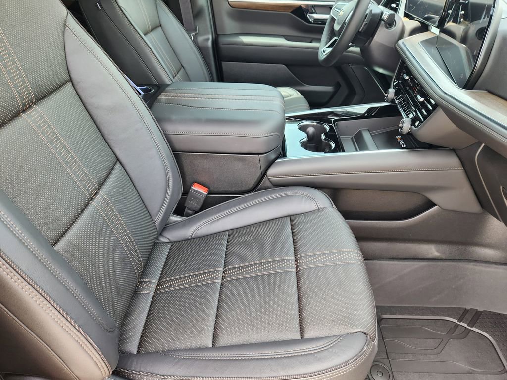 New 2026 Chevrolet Tahoe High Country w/ Sun And Tow Package AWD/4WD image 10