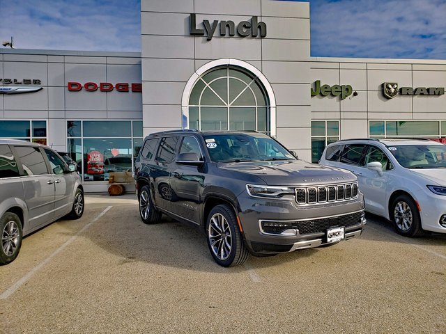 Used 2017 Jeep Grand Cherokee Limited w/ Luxury Group II AWD/4WD image 34