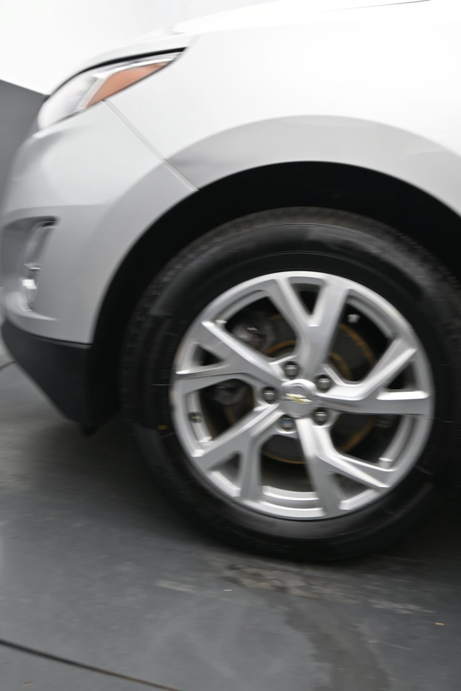 Used 2019 Chevrolet Equinox LT w/ Sun & Navigation Package FWD image 17