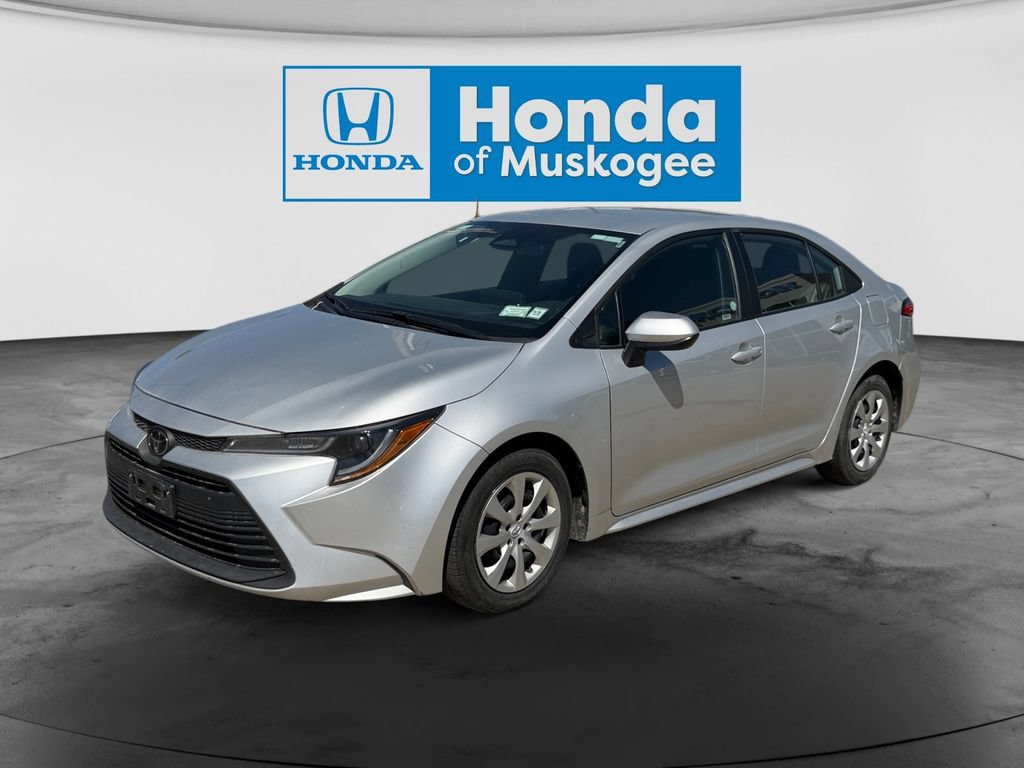 Used 2025 Toyota Corolla LE FWD video 1
