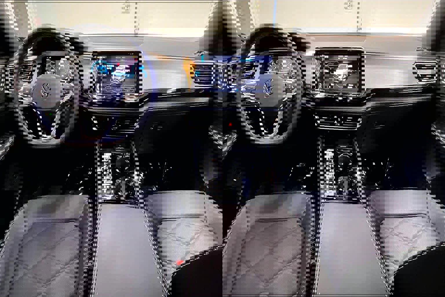 Used 2024 Volkswagen Atlas Cross Sport SE image 18