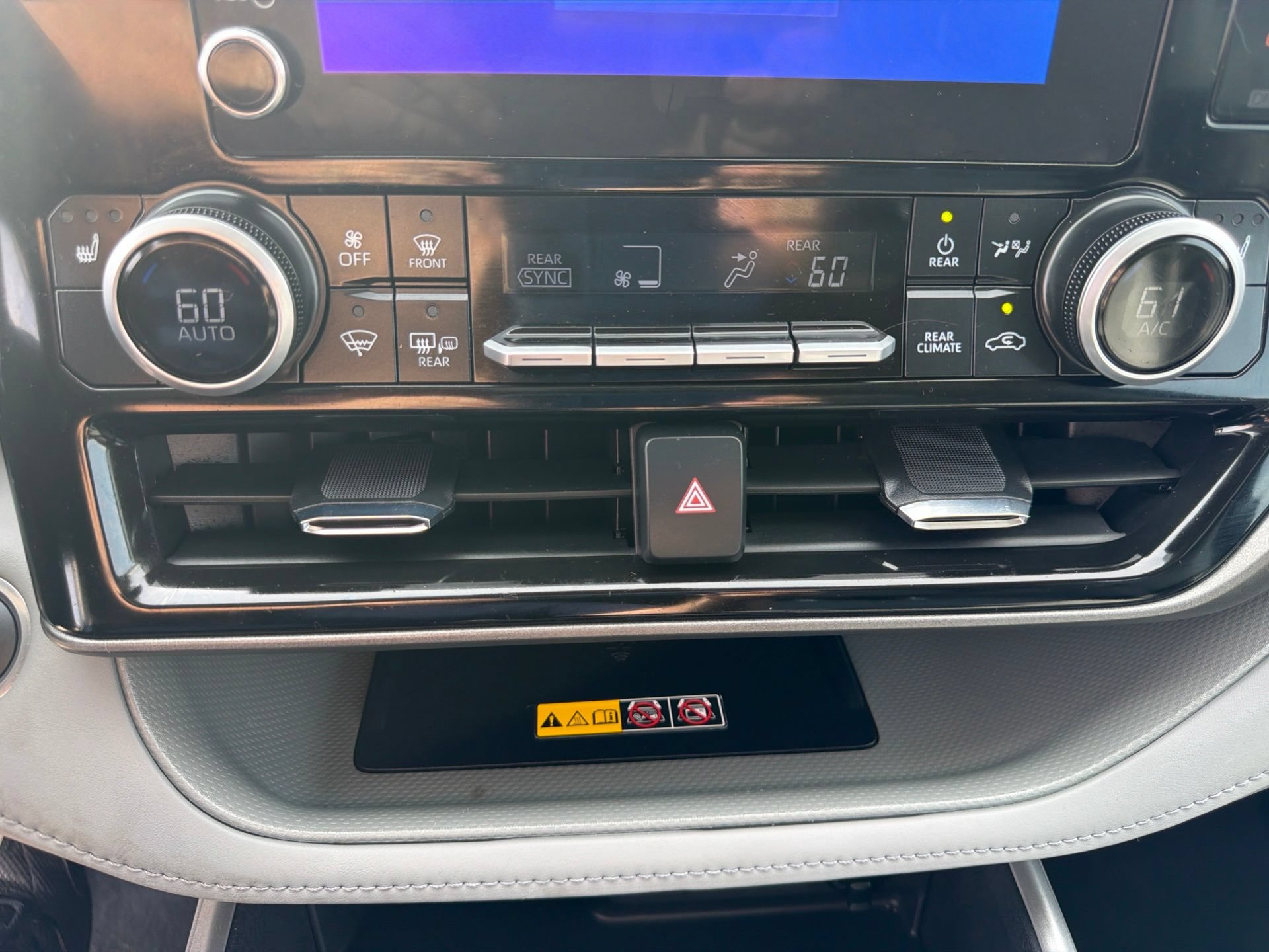 Used 2026 Toyota Highlander XLE AWD/4WD image 19