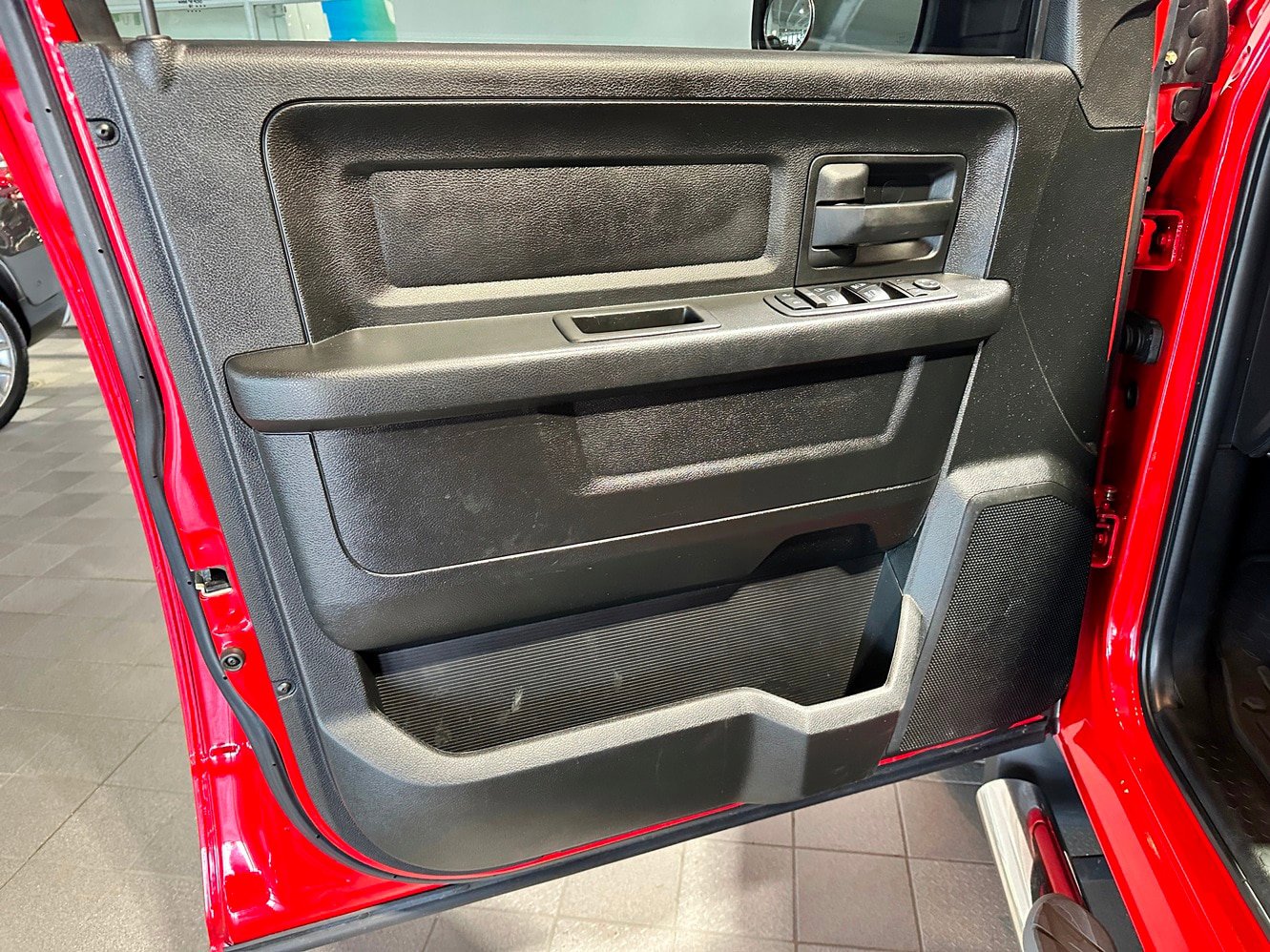Used 2018 RAM 1500 Express image 11
