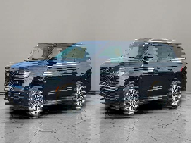 New 2026 Lincoln Navigator Premiere image 3