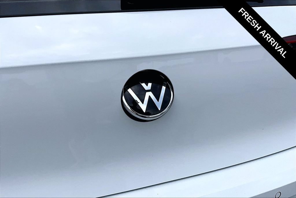 Used 2024 Volkswagen Golf R AWD/4WD image 23