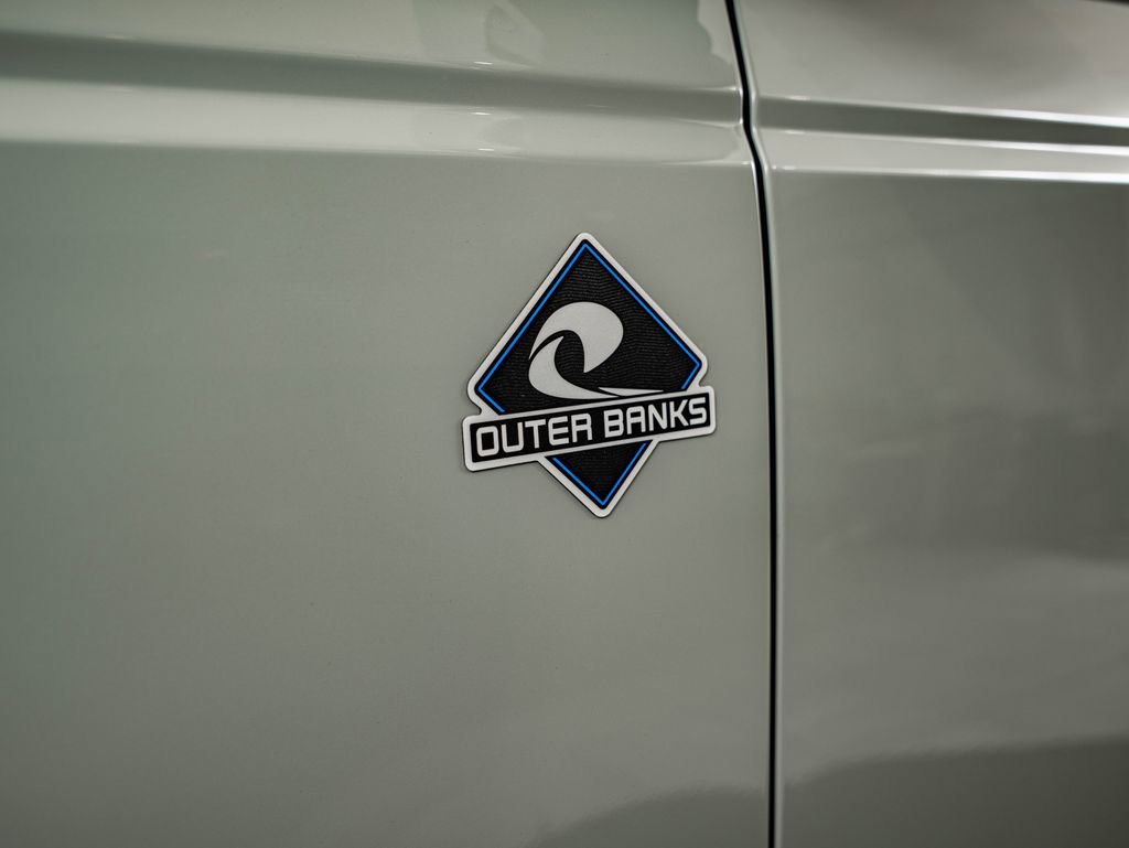 Used 2024 Ford Bronco Outer Banks image 10