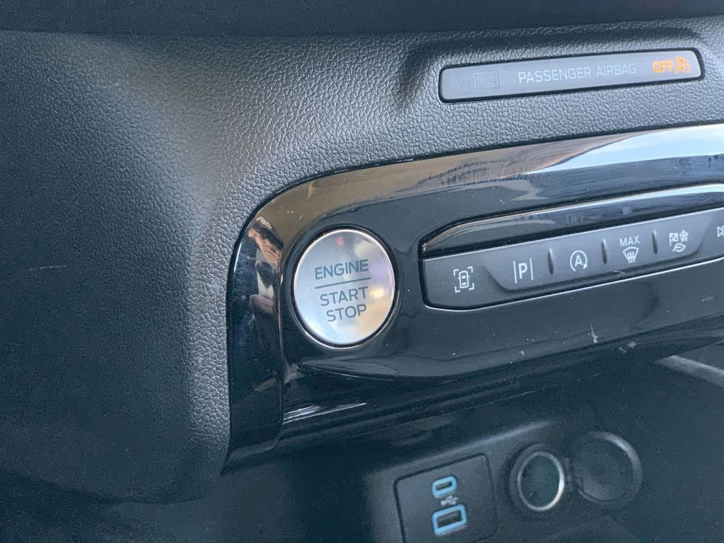 Used 2023 Ford Escape Platinum image 14
