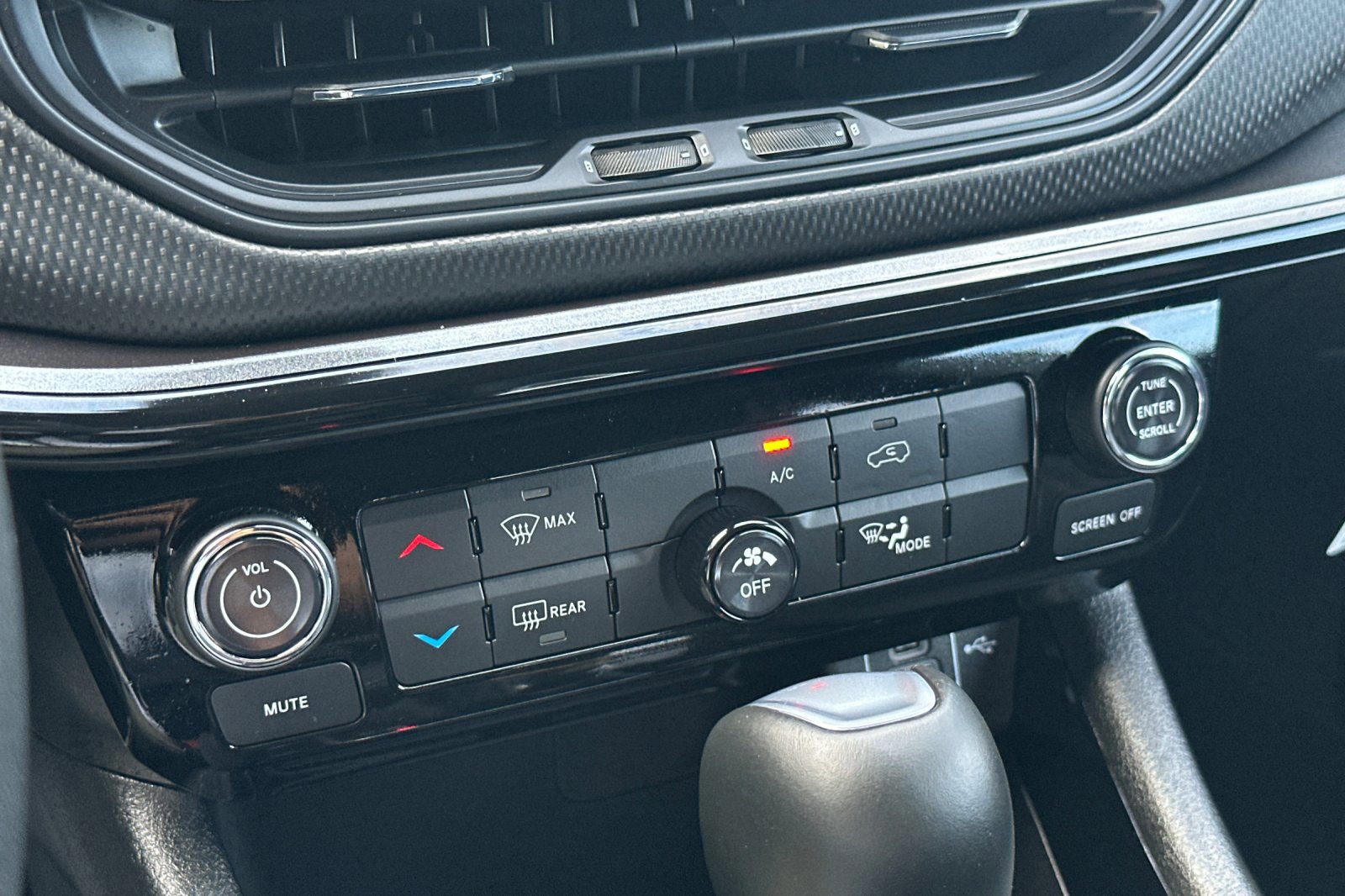 New 2025 Jeep Compass Latitude w/ Altitude Special Edition image 20