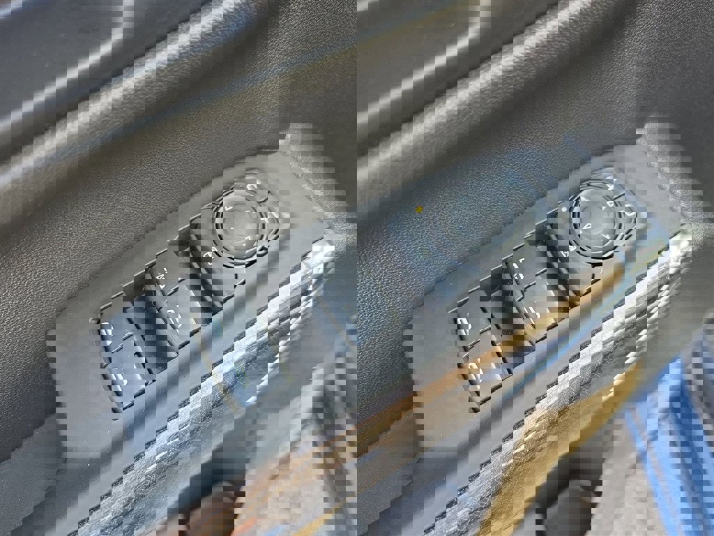 Used 2022 Chevrolet Silverado 1500 LT image 15