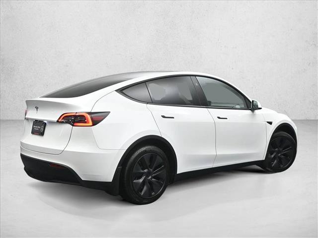 Used 2025 Tesla Model Y Long Range RWD image 2