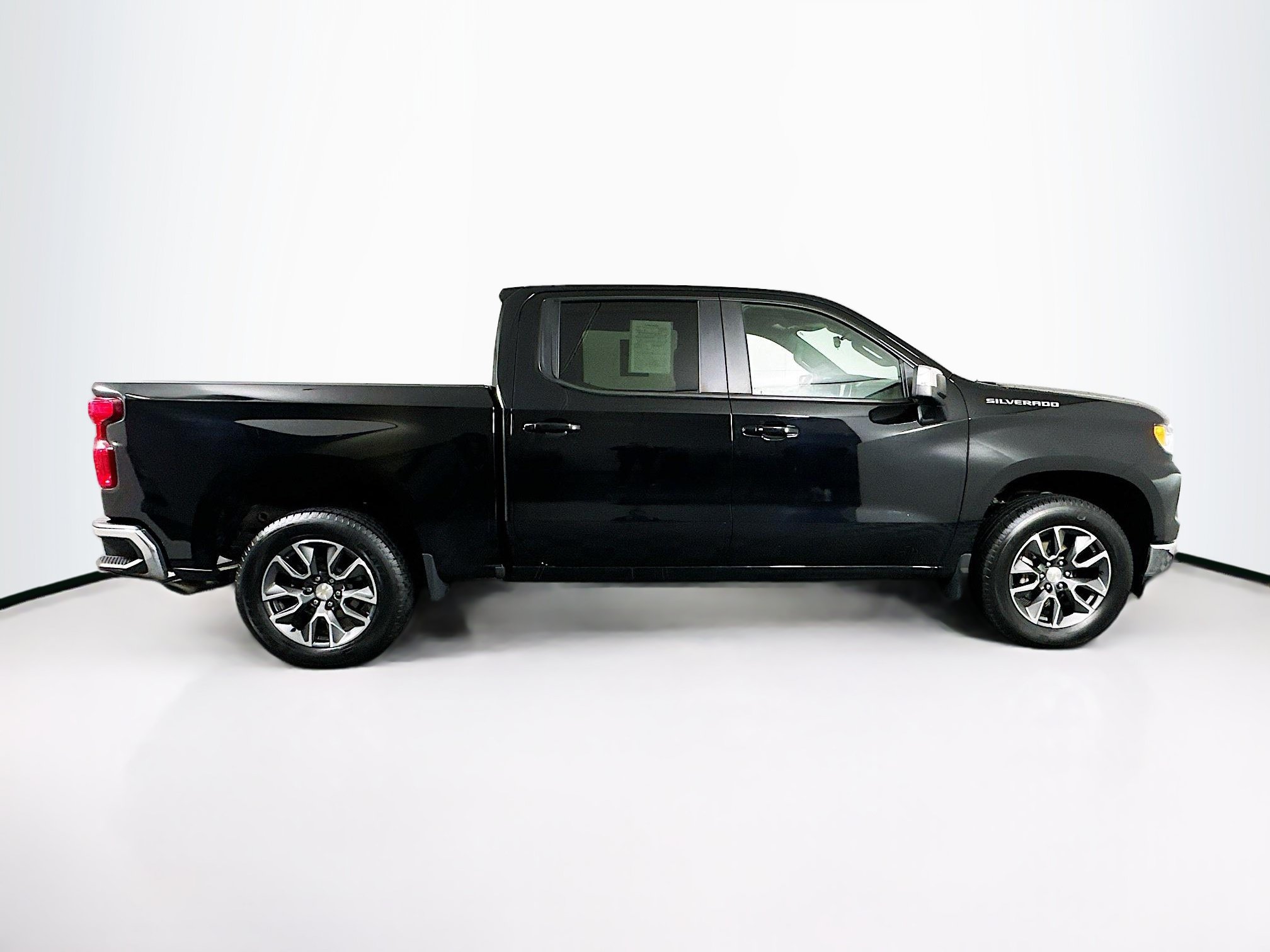 Used 2023 Chevrolet Silverado 1500 LT AWD/4WD image 10