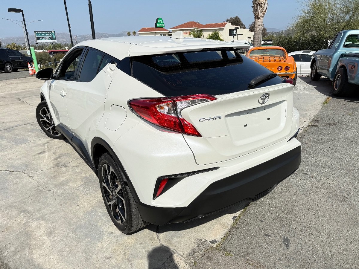 Used 2019 Toyota C-HR XLE FWD image 9